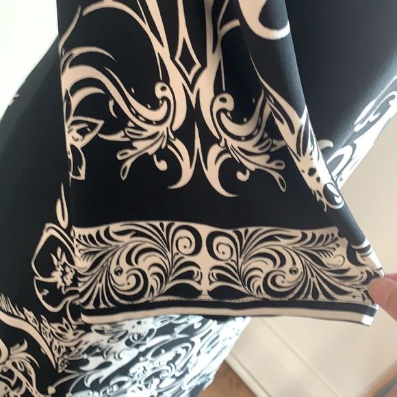 🌈 3$/20 Haani black and white bell sleeve party dress w beaded neck - Picture 6 of 8